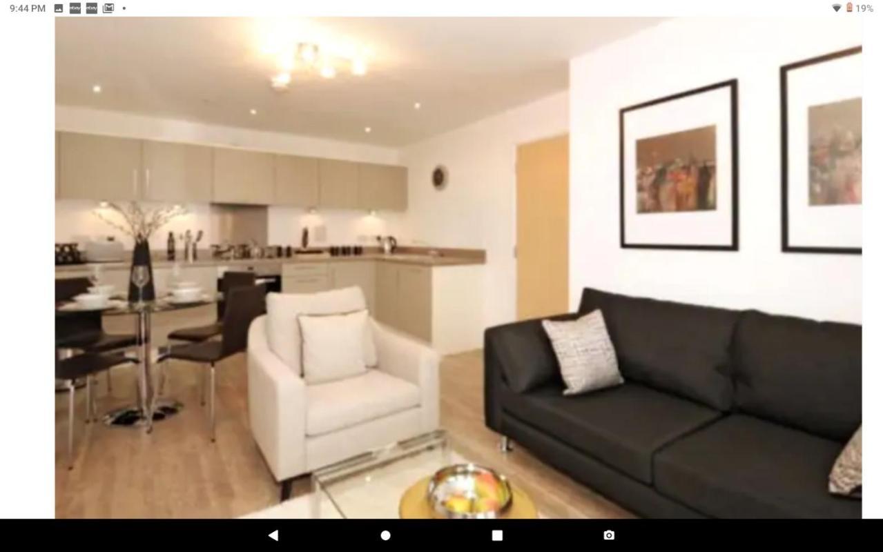 New Central Woking 1 And 2 Bedroom Apartments With Free Gym, Close To Train Station Exterior photo